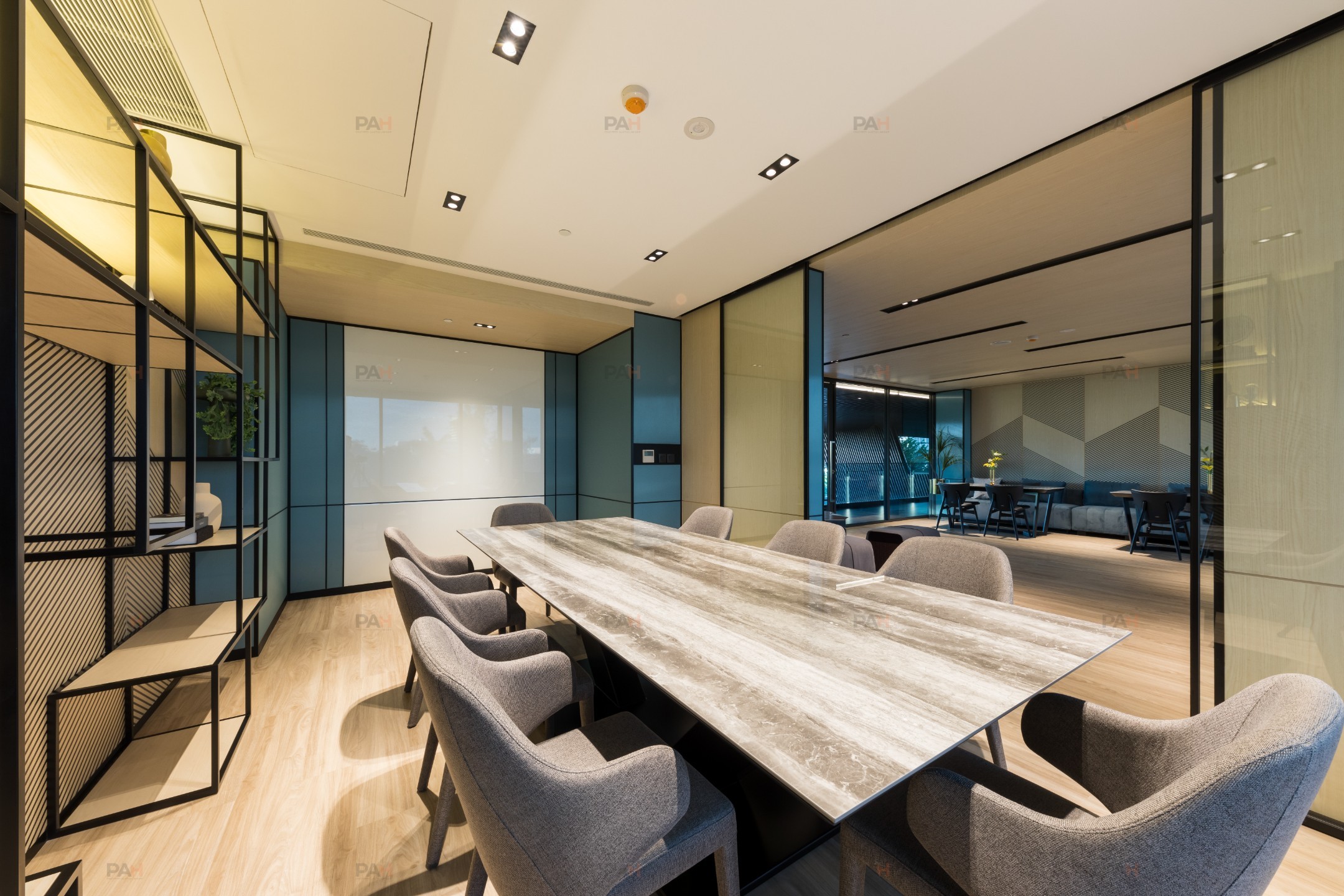 The Room Sukhumvit 38 - Image 4