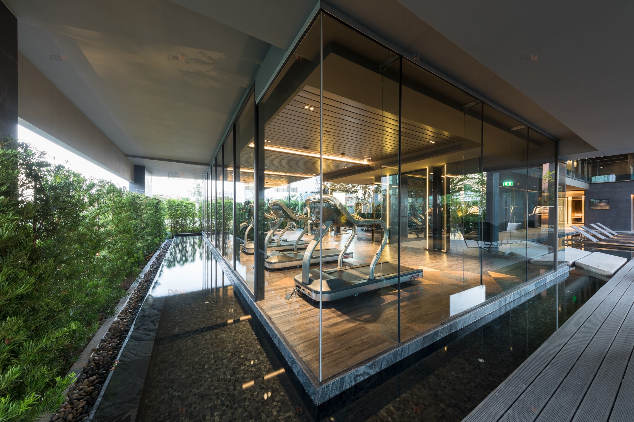 The Room Sukhumvit 38 - Image 6